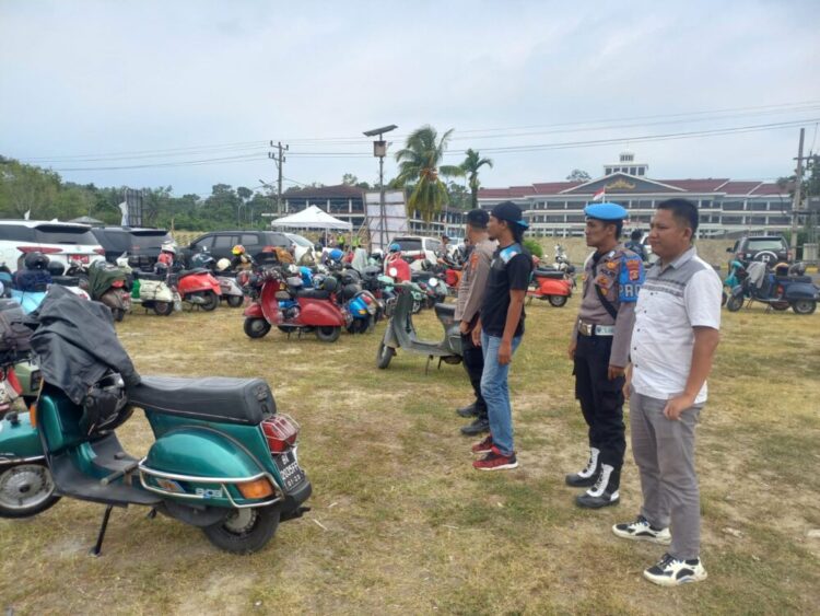 Polres Pesisir Barat Melakukan Pengamanan 24 Tahun Anniversary Scooter Owner Group Chapter Lampung.