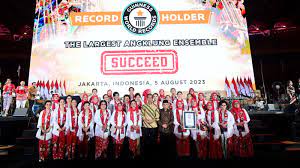 Diikuti 15.240 Orang, Pagelaran Angklung Meriahkan HUT RI ke-78 Pecahkan Guiness World Records