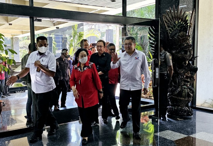 Didampingi Prananda Prabowo, Megawati Hadiri Rapat Mingguan TPN Ganjar