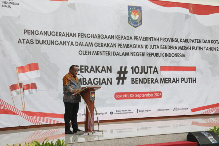 Wamendagri Gerakan Pembagian Juta Bendera Merah Putih Perkuat Nasionalisme Otonominews