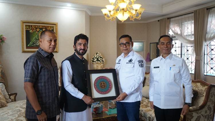 Kunjungi Bupati Solok, Ketua Forum Silaturahmi Pakistan-Indonesia Siap Promosikan Pariwisata