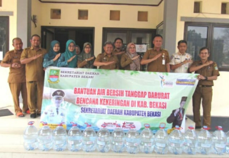 4 Desa di Kabupaten Bekasi Kekeringan, Setda Salurkan Bantuan Air Mineral