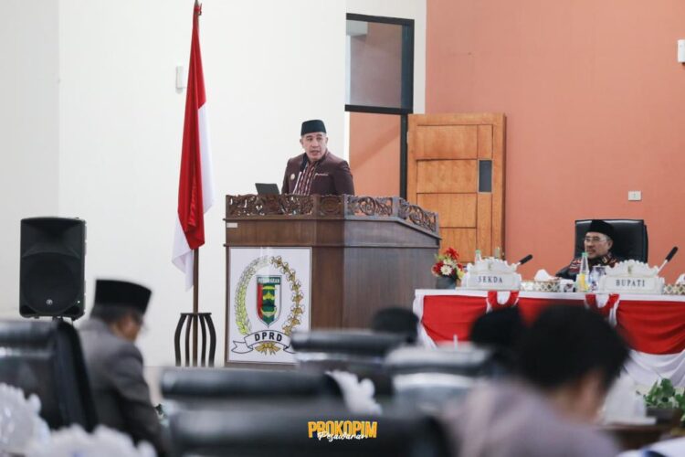 Rapat Paripurna DPRD Kabupaten Pesawaran dalam Rangka Persetujuan Rancangan Peraturan Daerah