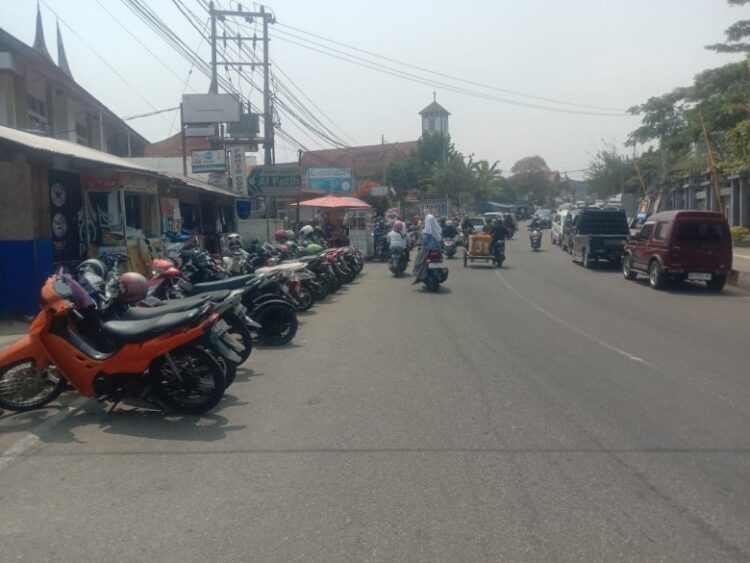 Lahan Parkir RS Yarsi Kota Payakumbuh Meluber ke Jalan, Izin dari Dishub Dipertanyakan