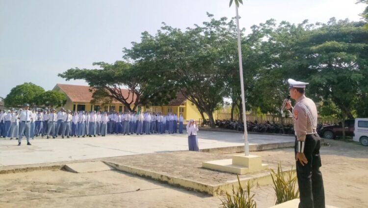 Polisi Berikan Penyuluhan Kepada Ratusan Pelajar SMK MMT Penawar Aji, Ini Tujuan Utamanya