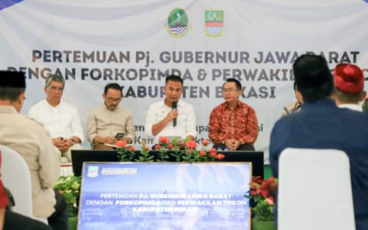 Pj Gubernur Bey Machmudin Kunjungan Perdana di Kabupaten Bekasi Bahas Pencemaran dan Kekeringan