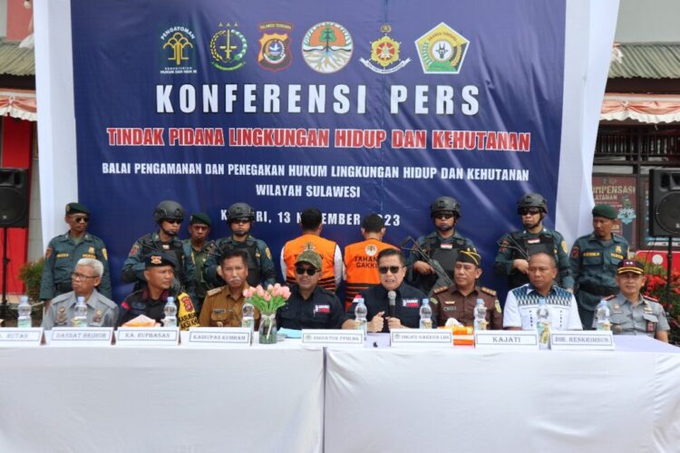 Sikat Tambang Nikel Ilegal di Kolaka Sultra, Gakkum KLHK Tahan Direktur dan Komisaris PT. AG dan Sita 17 Excavator 