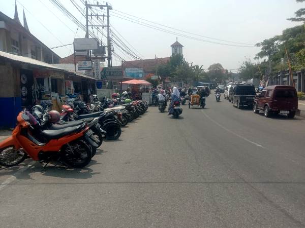 Walikota Payakumbuh dicuekin, Parkir Liar di RS Yarsi Jalan Terus