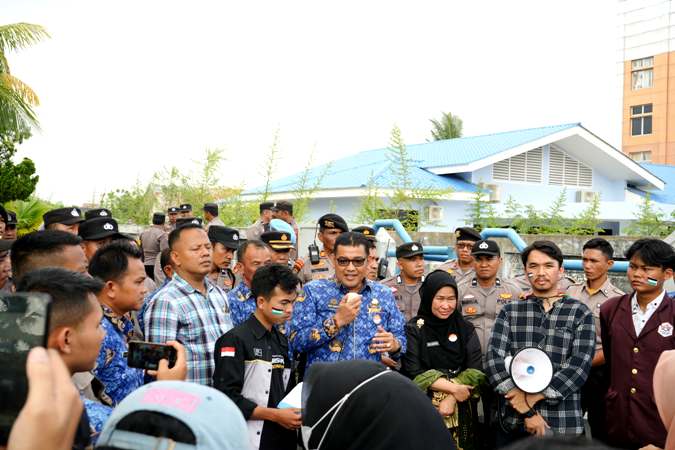 Mahasiswa UIN Imam Bonjol Sumbar Unjukrasa Desak Boikot Aplikasi Grab