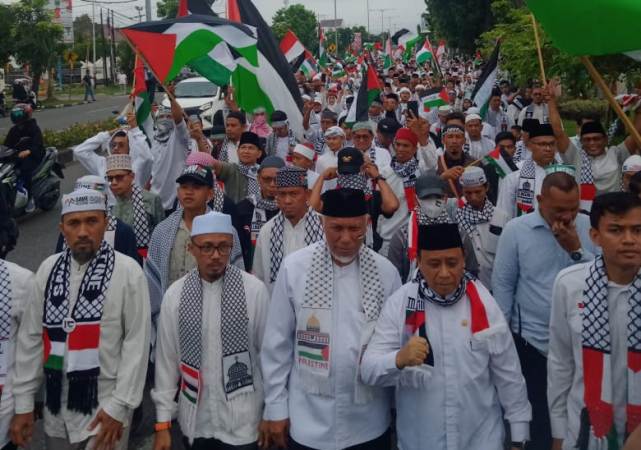 Puluhan Ribu Masyarakat Sumbar Turun ke Jalan Bela Palestina