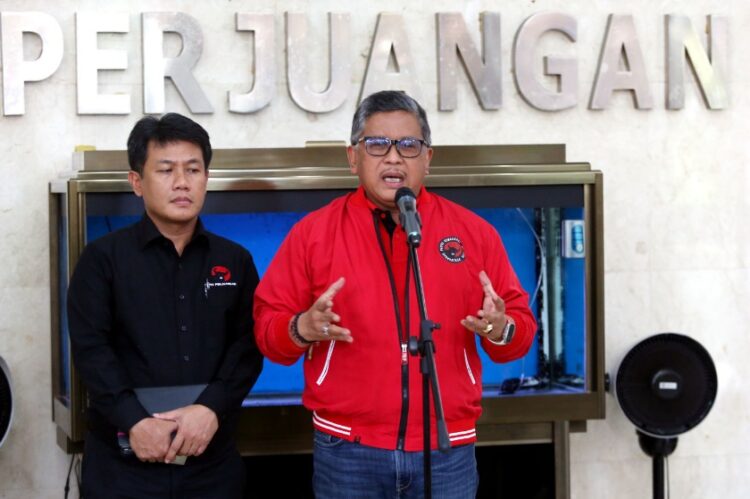 Baliho Ganjar-Mahfud Dicopot di Banten, PDIP Duga Ada Pihak yang Ketakutan
