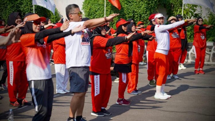 Usai Maraton 10K, Atikoh Ganjar dan Hasto Senam Bareng Ibu-ibu di Semarang