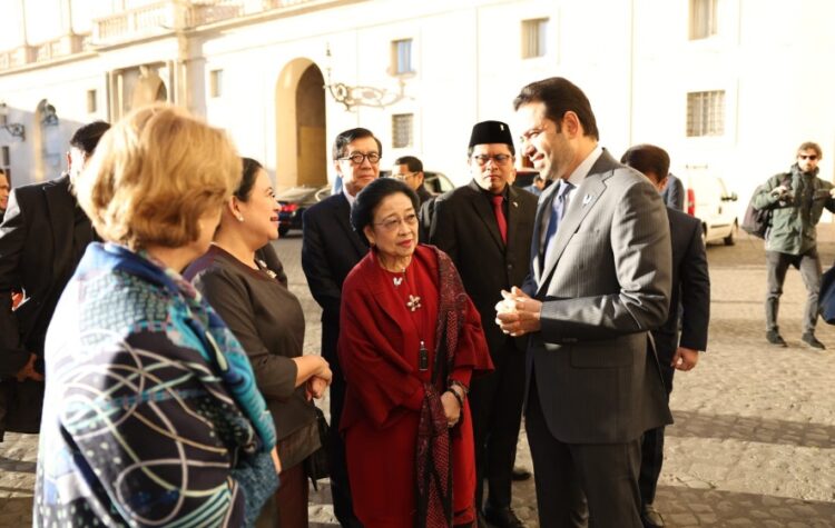 Megawati Bertemu Paus Fransiskus di Vatikan