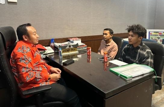 Sekretaris DPW PKS Sumbar Rahmat Saleh Menjadi Informan Mahasiswa untuk Tugas Akhir