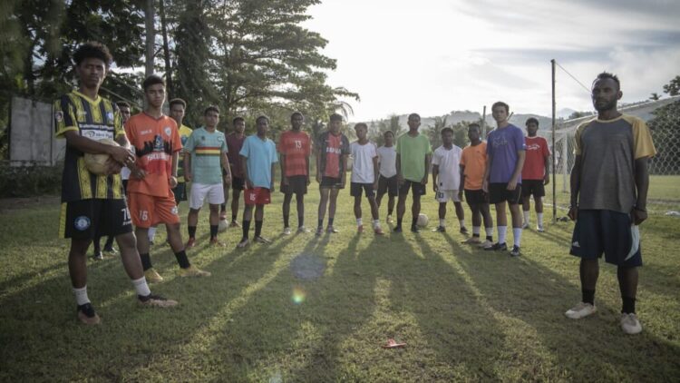 Film Indonesia Dari Timur, Pamerkan Kalau Papua Bukan Hanya Indah Tapi Juga Lumbung Talent Sepak bola