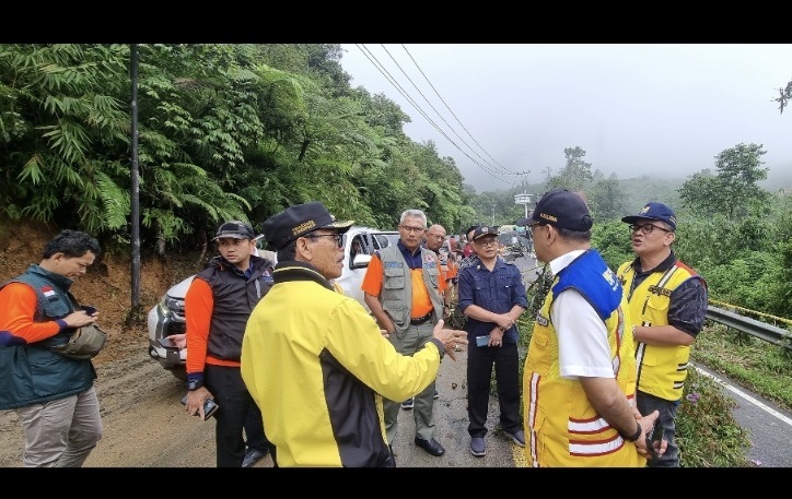 Bupati Saparuddin dan John Kenedy Azis Kunjungi Kawasan Longsor dan Banjir