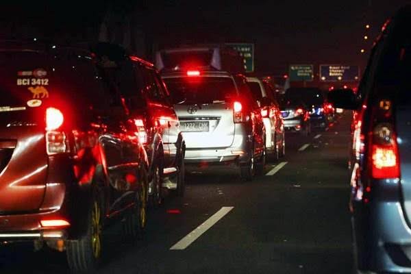 Libur Nataru, Polisi: Volume Kendaraan Keluar Jakarta Meningkat Padat