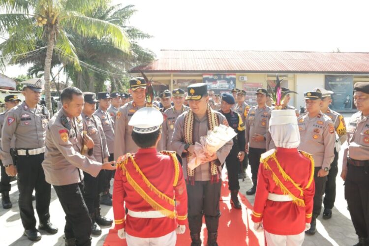 Kunker di Polres Pesibar, Wakapolda Lampung Apresiasi Kinerja Personel Pesibar