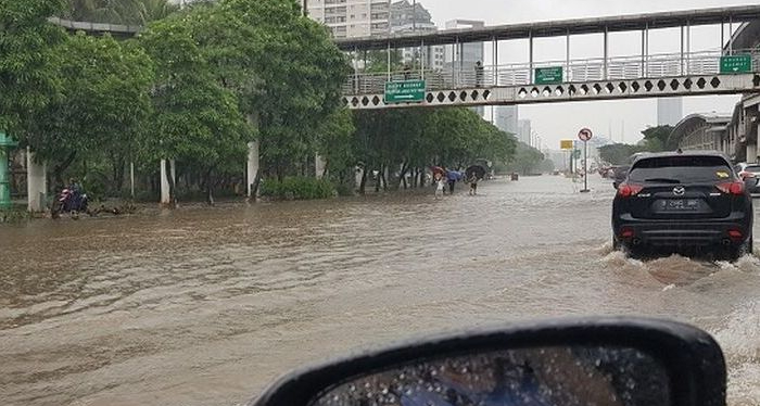 Waspada! 23  Ruas Jalan di Jakarta Tergenang Banjir, Berikut Lokasi dan Ketinggian Airnya