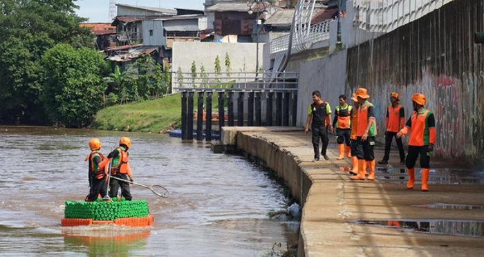 DLH DKI Bentuk Satgas Pemantau Sungai Ciliwung, Siap Tangani Sampah Ciliwung Sepanjang Tahun