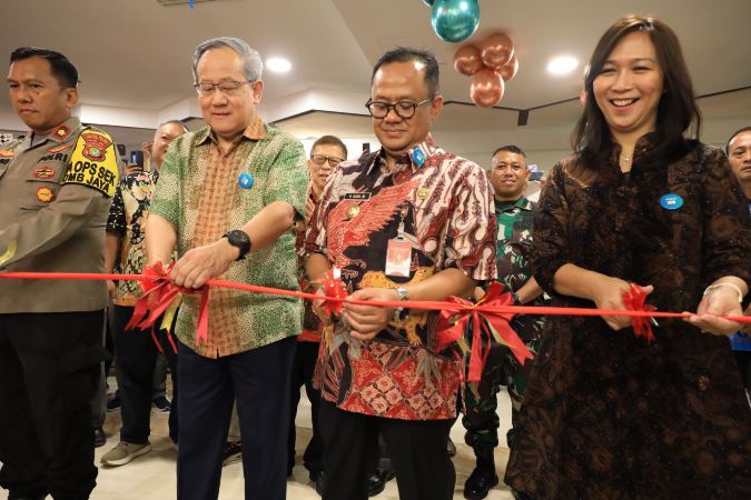 Resmikan Supermarket Diamon Kota Bekasi, Pj Wali Kota Gani: Semoga bisa Ringankan Beban Ekonomi Masyarakat