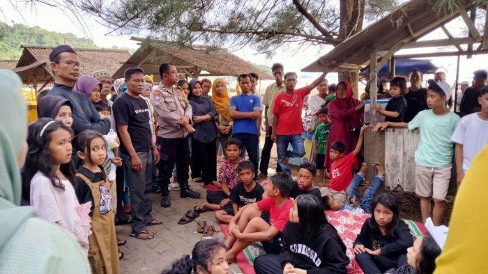 8 Anak Panti Asuhan Asyiyah Muhammadiyah Lima Puluh Kota Tenggelam di Pantai Air Manis Padang