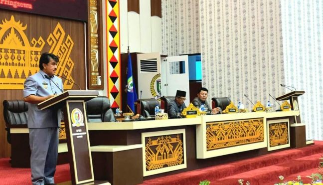 Rapat Paripurna DPRD Pringsewu, Sekda Mewakili Pj Bupati Jawab Pandangan Umum Fraksi-Fraksi