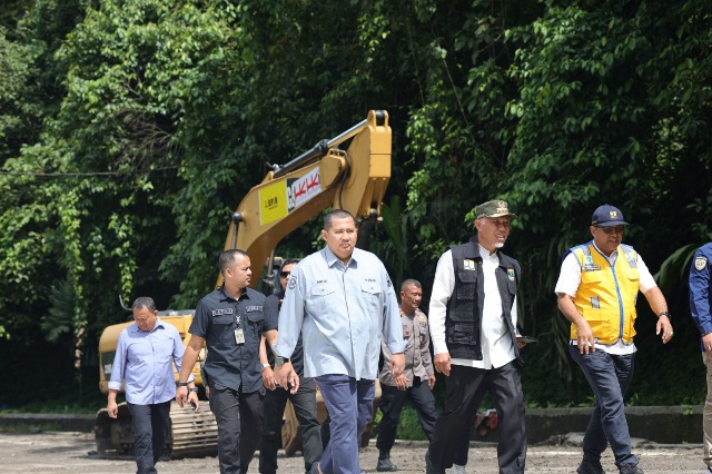 Gubernur Mahyeldi: Sabar, Perbaikan Jalan Lembah Anai Akan Tuntas 21 Juli 2024