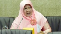 Legislator PKS Asal Sumbar Nevi Zuairina Minta Garuda Jelaskan Keterlambatan Penerbangan Jemaah Haji