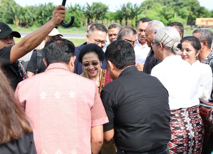 Masyarakat Ende Sambut Hangat Kunjungan Megawati