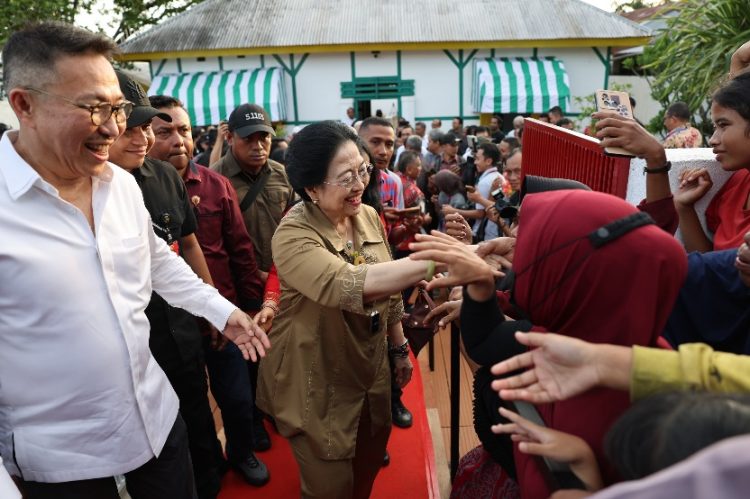 Megawati Teringat Kisah Tonil ‘Dokter Setan’ Saat Kunjungi Rumah Pengasingan Bung Karno di Ende
