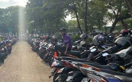 Parkir Liar di PRJ, Dishub Jakarta Pusat Angkat Tangan!