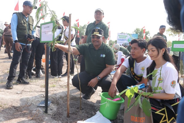 Pj Gubernur Safrizal ZA Tanam 1 Juta Pohon dalam 6 Bulan di Babel