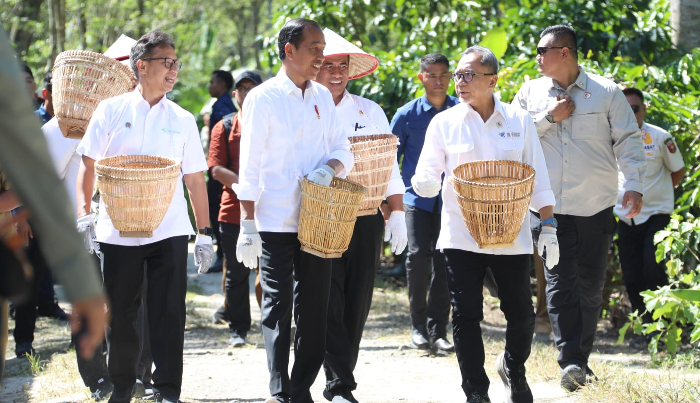 Kunjungi Lampung, Presiden Minta Produksi Kopi Dapat Ditingkatkan Dua Kali Lipat