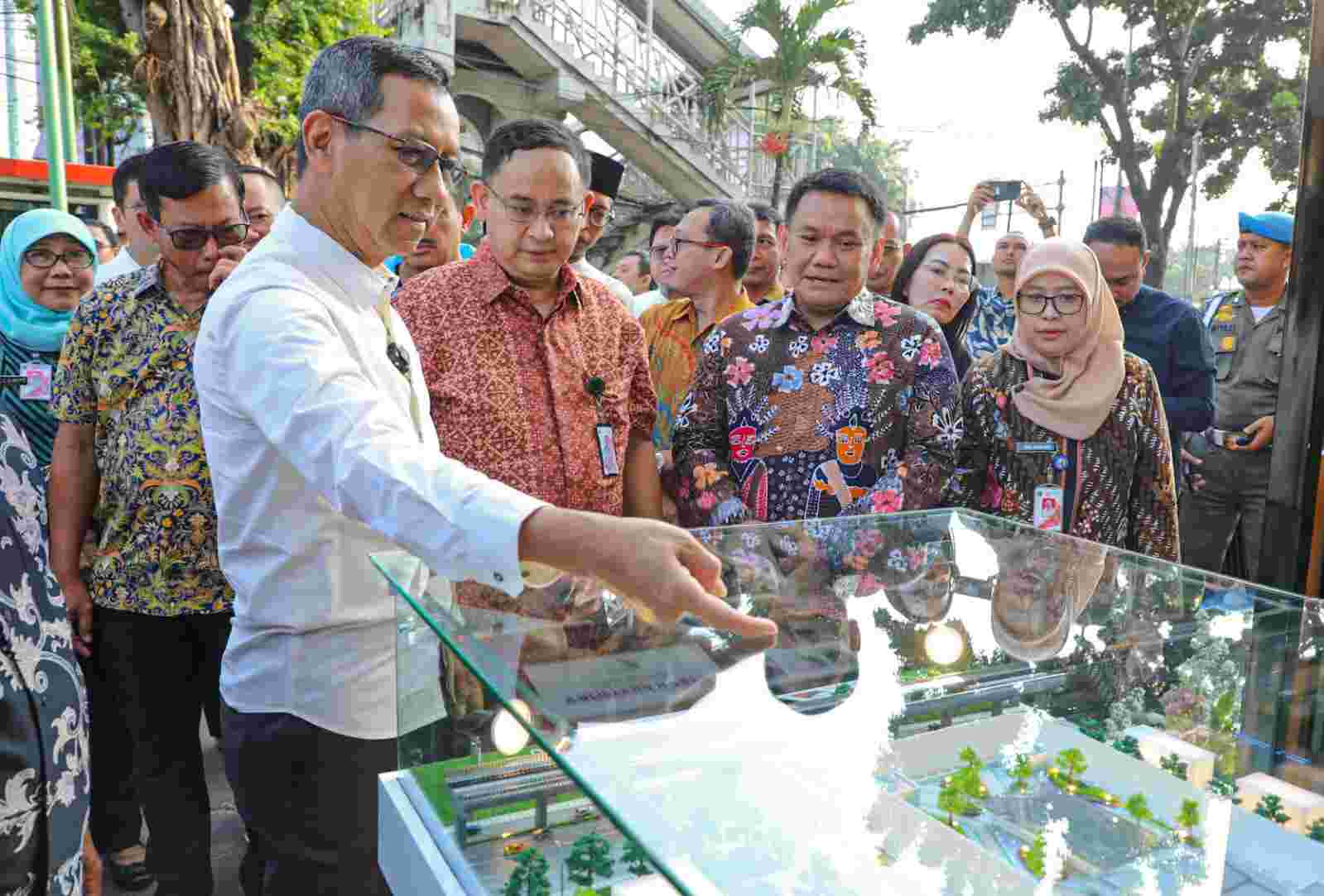 Pasar Pramuka Akan Terkoneksi Dengan LRT, Pemprov DKI Terus Manjakan Warga