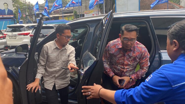 Datangi DPD Demokrat, Ridwan Kamil Disambut Teriakan Otw Jakarta