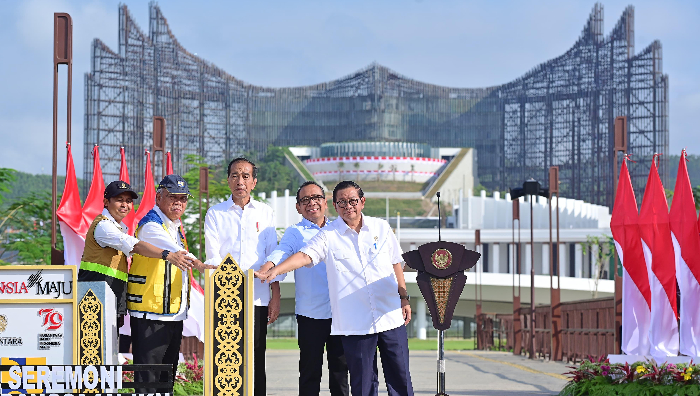 Resmikan Plaza Seremoni Sumbu Kebangsaan, Presiden: Pembangunan IKN Semakin Menunjukan Hasil Nyata