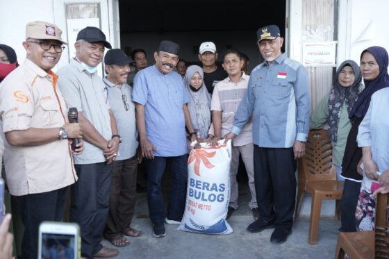 Gubernur Mahyeldi Pastikan Pengiriman Beras 104,7 Ton ke Sikakap, Pagai Utara, dan Pagai Selatan