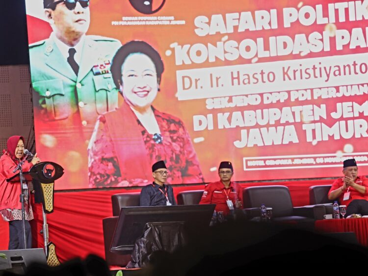 Risma Janjikan Sekolah Gratis dan Fasilitas Kemoterapi