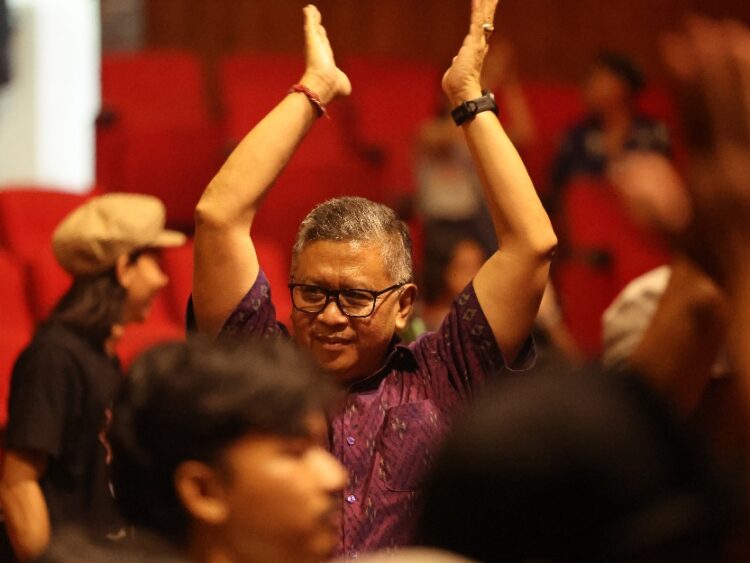 Hasto Ungkap Lirik Lagu Burung Putih Sirkus Barock: Keadilan Sedang Tidur!