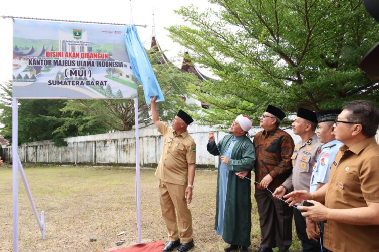 Gubernur Mahyeldi Resmikan Penetapan Lokasi Pembangunan Kantor MUI Sumbar di Kompleks Masjid Raya