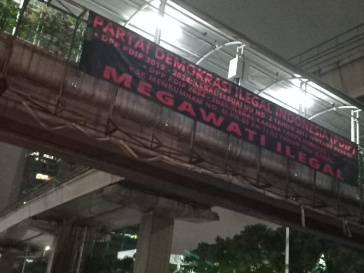 Beradar Baliho ‘Megawati Ilegal’ Jelang Kongres PDIP, Megawati: Siaga Satu!