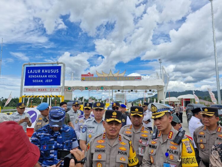 Irjen Pol SuharyonoTinjau Kesiapan Jalan Tol Padang Pariaman