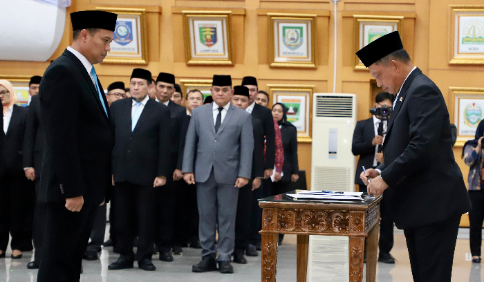 Mendagri Lantik 17 Pejabat Pimpinan Tinggi Pratama di Lingkungan Kemendagri, Salah Satunya Plh Kapuspen Aang Witarsa