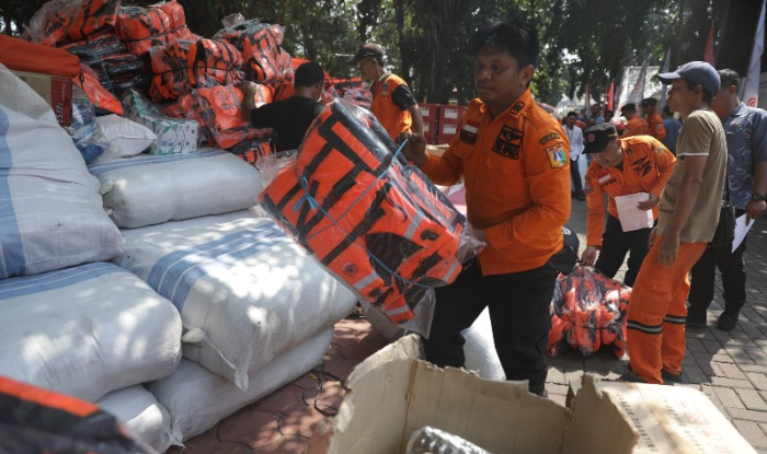 Perkuat Mitigasi Bencana, BPBD DKI Jakarta Kirim Ribuan Perlengkapan Penanggulangan Bencana ke Kepulauan Seribu