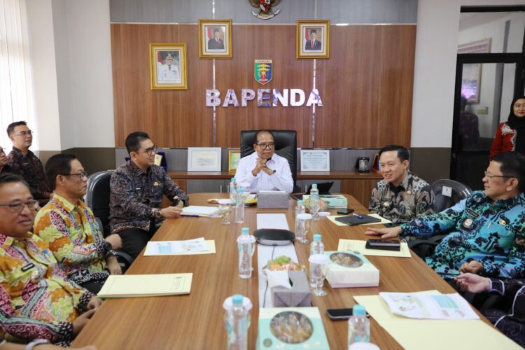 Pj. Gubernur Samsudin Pimpin Rapat Finalisasi Implementasi Opsen PKB dan BBNKB Tahun 2025 Sesuai Amanat UU Nomor 1 Tahun 2022