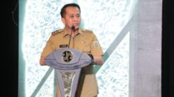 Dirjen Bina Keuda Kemendagri Agus Fatoni Terima Penghargaan dari Kementerian BUMN sebagai Pembina Samsat Nasional